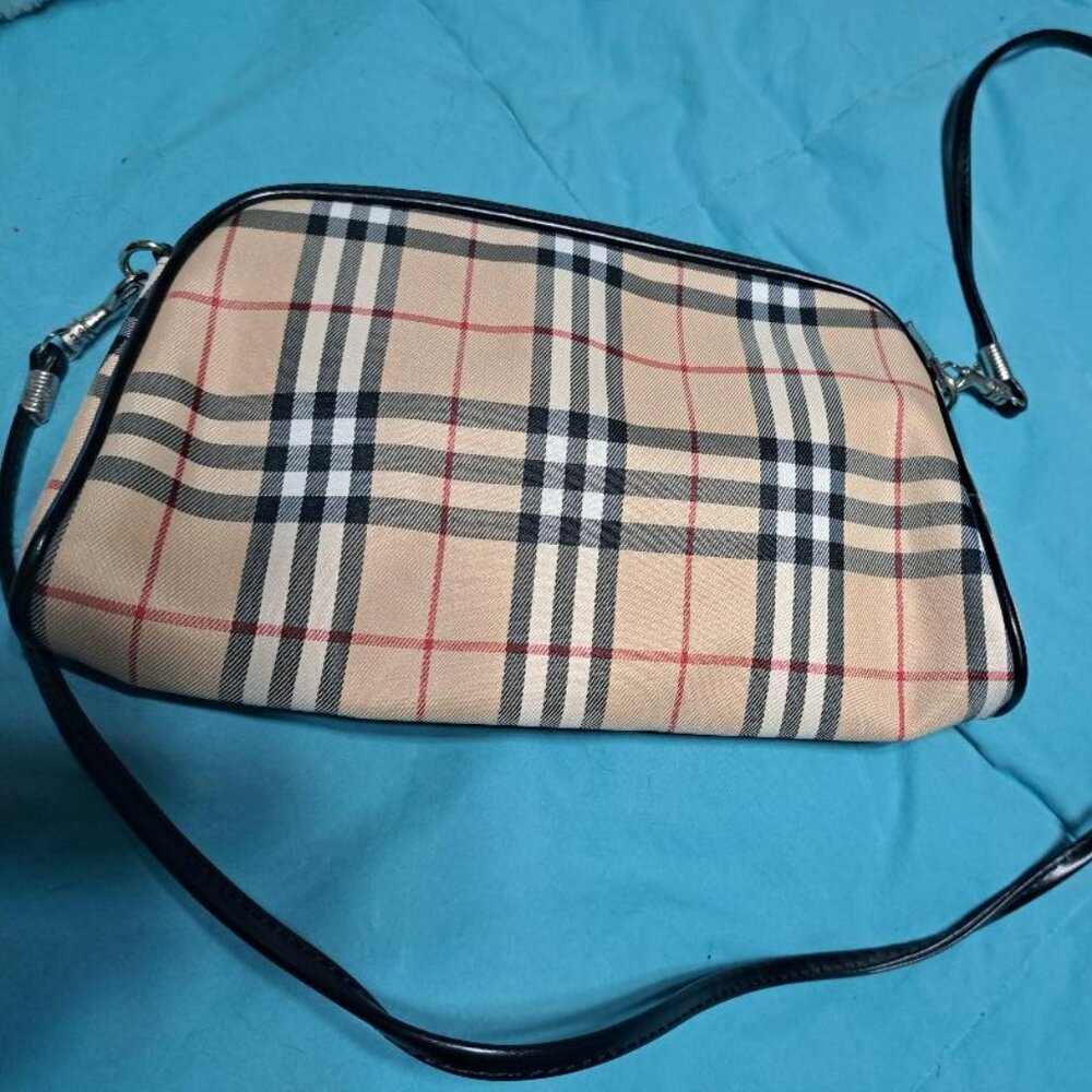 Small shoulder bag